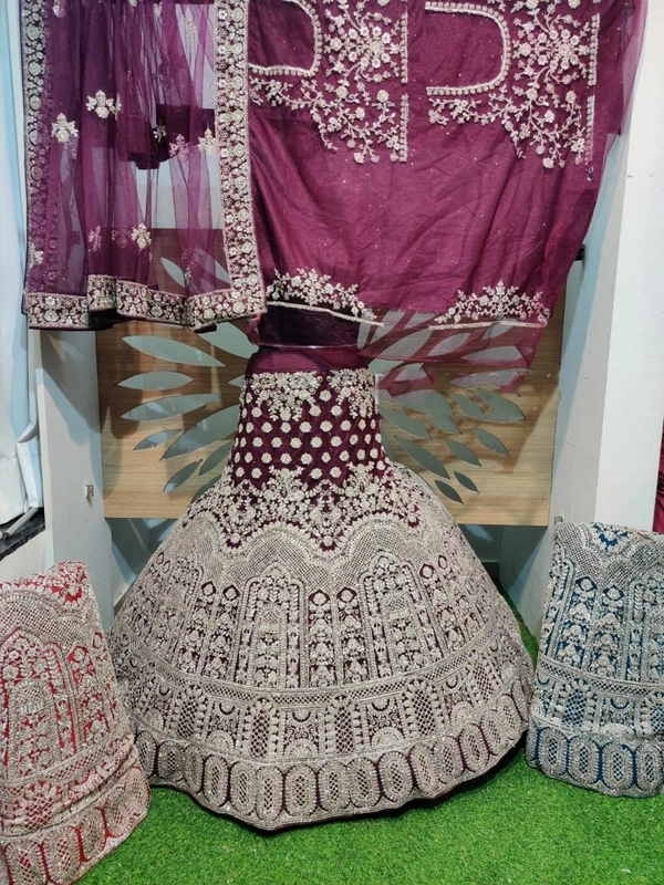 Beauty LM 31 | Lehenga Choli - Red, Free