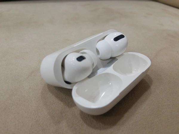 Airpods New Version Good Quality Box Piece Replica (Including Shipping) - White