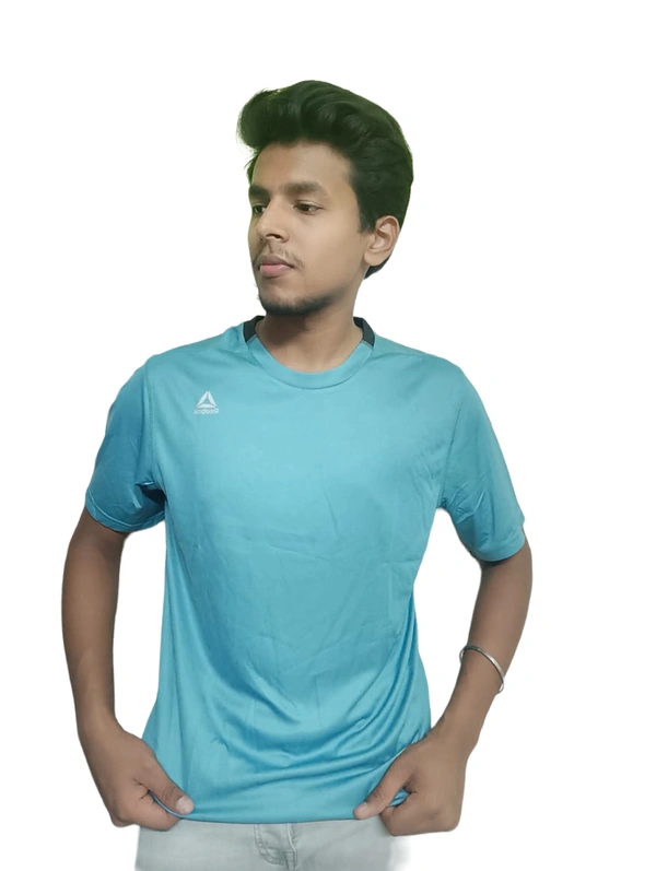 SK01 - Reebok Branded Airflow Original Tshirt Including Shipping  - M
