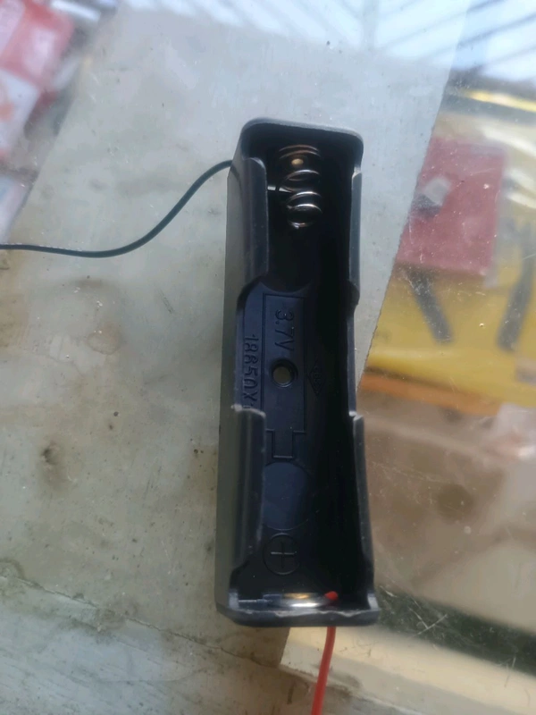 Accessories Roy 18650 Single Cell Lithium Battery Holder - for 3.7V li-ion Plastic case with Lead Wire Hard pin Spring Retention - Black