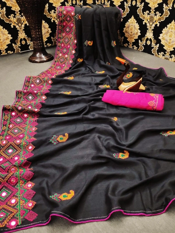 🧶Saree Fabric: Nakoda Vichitra🧶Blouse: Separate Blouse Piece🧶Blouse Fabric: Banglory🧶Work : Mirror work🧶Multipack: Single🧶Sizes:Free Size (Saree Length Size: 5.5 m, 🧶Blouse Length Size: 0.8 m)💰  - C