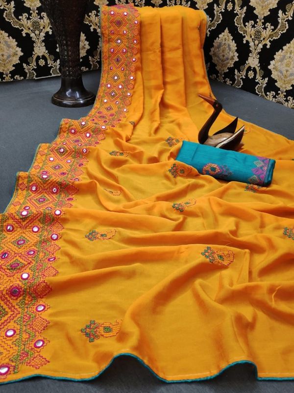 🧶Saree Fabric: Nakoda Vichitra🧶Blouse: Separate Blouse Piece🧶Blouse Fabric: Banglory🧶Work : Mirror work🧶Multipack: Single🧶Sizes:Free Size (Saree Length Size: 5.5 m, 🧶Blouse Length Size: 0.8 m)💰  - F
