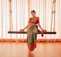 🎯 NEW CONCEPT SAREESUPER COMBINATION MINA WEAVING 🔥🔥🔥🔥🔥🔥Presenting Enchanting Yet Breathable Organic Banarasi Sarees For Intimate And Big Fat Indian Weddings, That Are Light On Your Skin And Uplift Your Wedding Shenanigans!*PRICED @ -AFFORDABLERATE Fabric :-LICHI SILK Saree Length 5.5 MeterBlouse Length 0.8 MeterCOLOR :-BT GREEN WEIGHT:- 565 grams *FULL STOCK**READY TO SHIP*