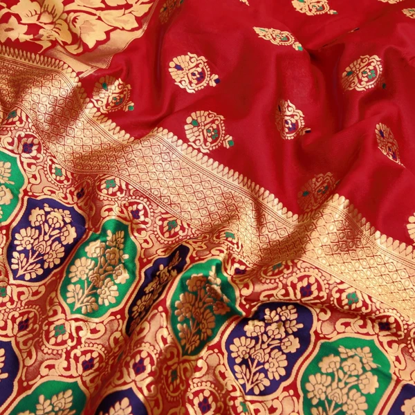 *FABRIC : SOFT LICHI SILK CLOTH.**DESIGN : BEAUTIFUL RICH PALLU & JACQUARD WORK ON ALL OVER THE SAREE.*       😍 *Price :  * 😍 ➡️ *100% BEST QUALITY* ⬅️👌 *Once Give Opportunity , Coustomer Satisfaction Is Our Goal*