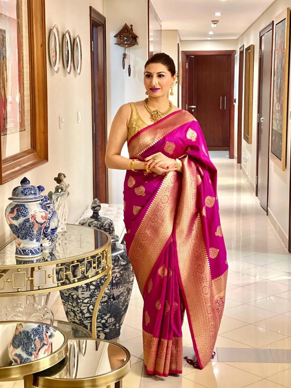 🔔 *BRAND :- SHREE NAKODA ENTERPRISE CREATION*  🔔          *FABRIC : SOFT LICHI SILK CLOTH.**DESIGN : BEAUTIFUL RICH PALLU & JACQUARD WORK ON ALL OVER THE SAREE.**BLOUSE : CONTRAST EXCLUSIVE JACQUARD BORDER.*       * 😍 ➡️ *100% BEST QUALITY* ⬅️👌 *Once Give Opportunity , Coustomer Satisfaction Is Our Goal*