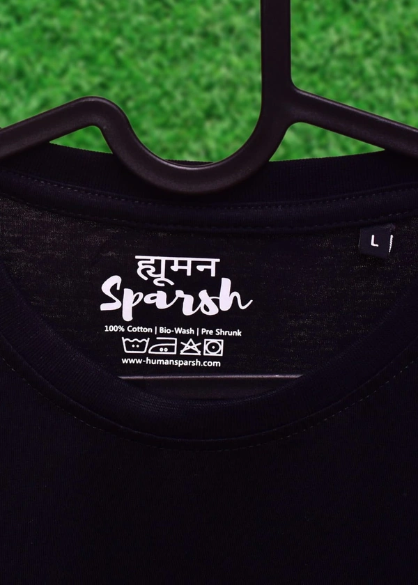 Human Sparsh *Human Sparsh Men’s Round Neck T-Shirt – Black*Power, Elegance and Sophistication is what you’ll feel when Black is worn. It would show how deep and serious the feelings and thoughts are.Whether you wear it with Jeans or Track Pants, you’ll look great with it.It’s made up of 180 gsm 100% Bio-Washed Cotton fabric with the most durable stitching to make sure it lasts long without los - M