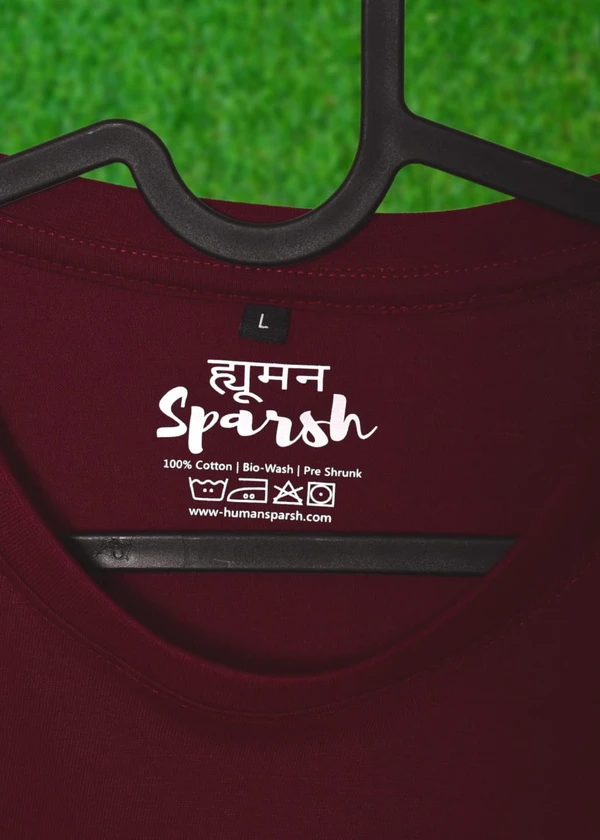 *Human Sparsh Men’s Round Neck T-Shirt – Wine *Power, Elegance and Sophistication is what you’ll feel when Black is worn. It would show how deep and serious the feelings and thoughts are.Whether you wear it with Jeans or Track Pants, you’ll look great with it.It’s made up of 180 gsm 100% Bio-Washed Cotton fabric with the most durable stitching to make sure it lasts long without los - S