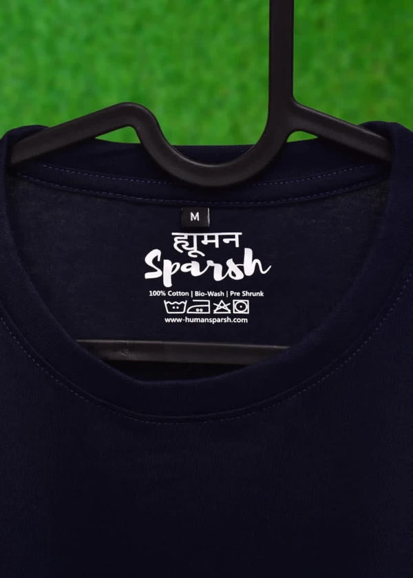 *Human Sparsh Men’s Round Neck T-Shirt –blue Power, Elegance and Sophistication is what you’ll feel when Black is worn. It would show how deep and serious the feelings and thoughts are.Whether you wear it with Jeans or Track Pants, you’ll look great with it.It’s made up of 180 gsm 100% Bio-Washed Cotton fabric with the most durable stitching to make sure it lasts long without los - Xl