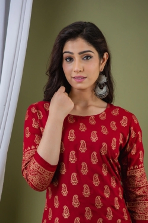 Surhi Women Kurta and Sharara SetViscose Rayon Fabric3/4 SleevePaisley PatternColor: Red - S