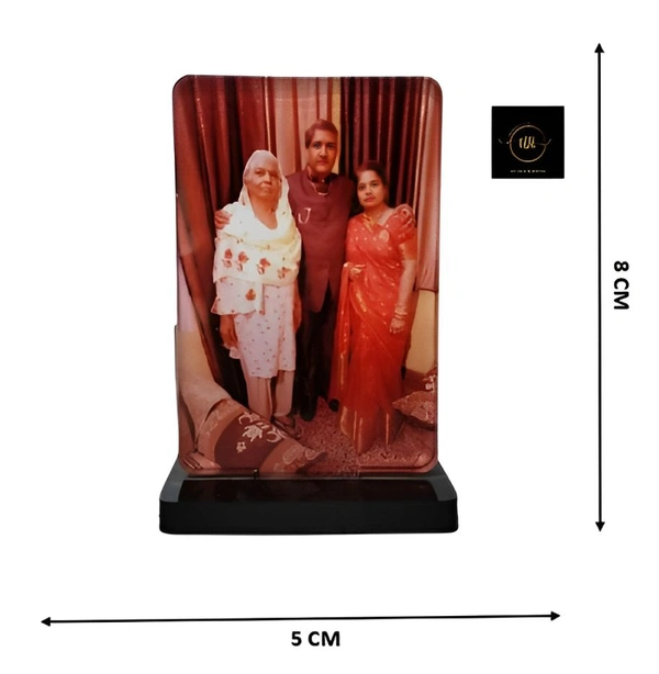 Car Dashboard / Small Standies With Photo (UP28) - Small ( 8*5 Cm )