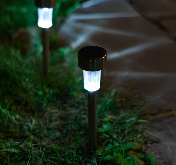 Solar Panel Led Spike Spot Light Landscape Garden Yard Path Lawn Outdors Solar Lamps, Waterproof Outdoor Decorative Landscape Lights for Garden, Patio, Yard, Walkway [DD07]