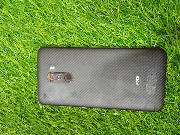 Poco F1 - 8Gb 256Gb, Black