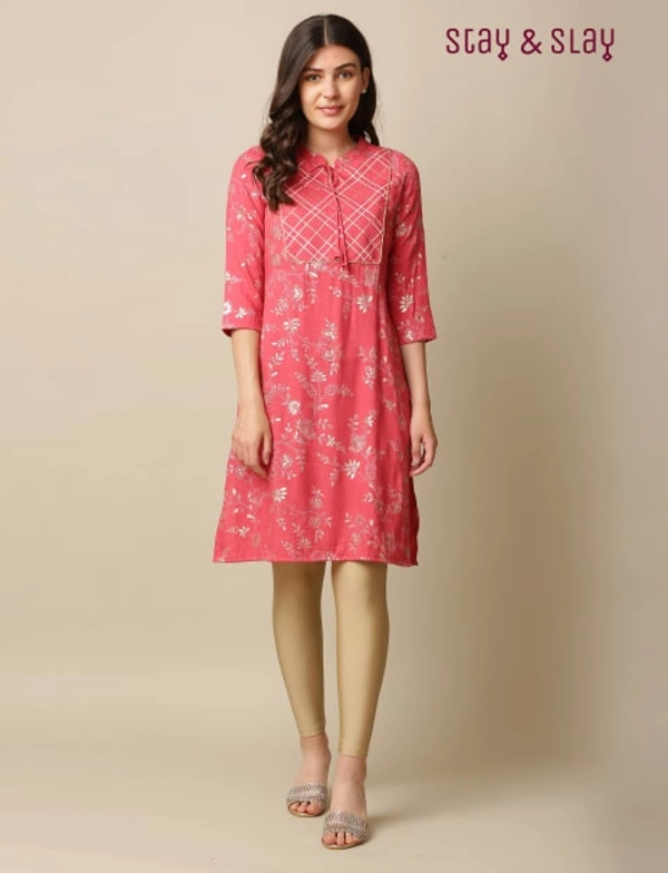 Stay N Slay Womens Foil Printed Straight Kurta - Coral pink, L