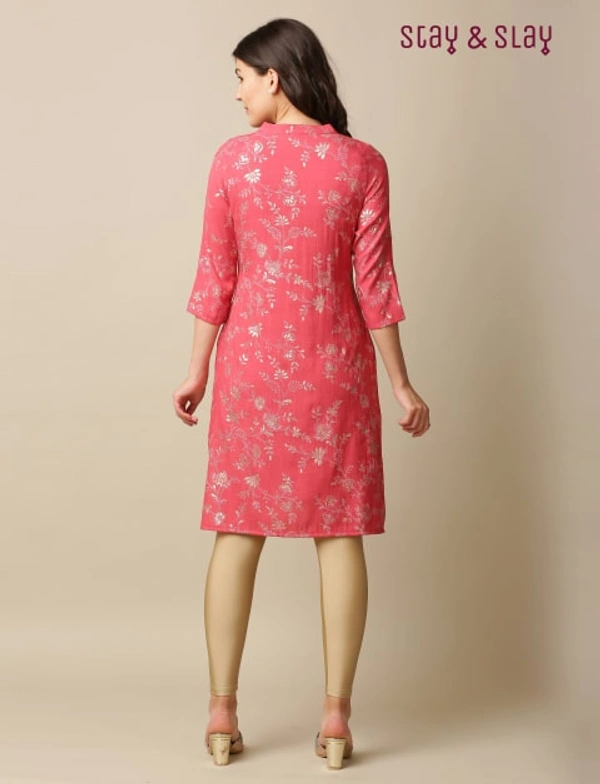 Stay N Slay Womens Foil Printed Straight Kurta - Coral pink, L