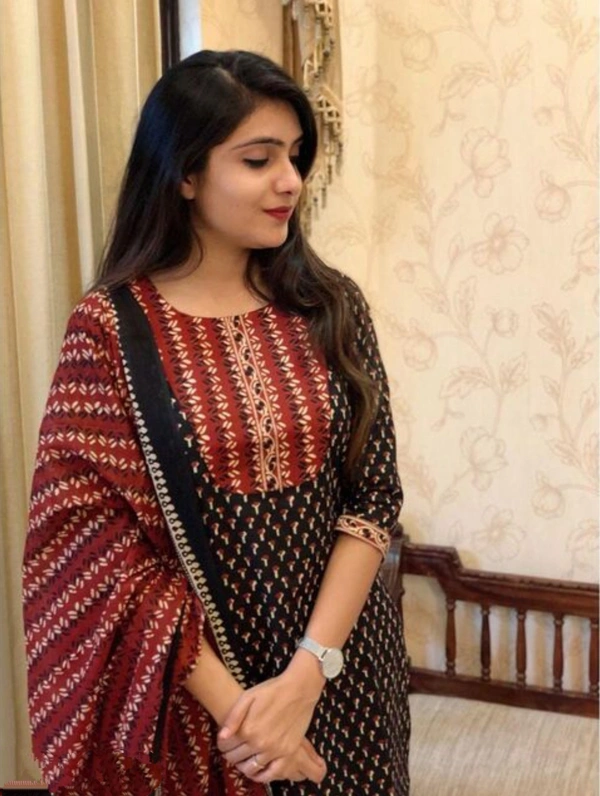Pehnava Beautiful Soft Cotton Kurta With Pant And Mulmul Dupatta Set - M