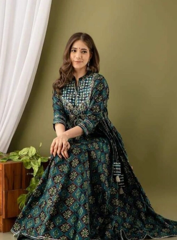 Pehnava Beautiful Gota Patti Work Embroidered Kurti For Women - M