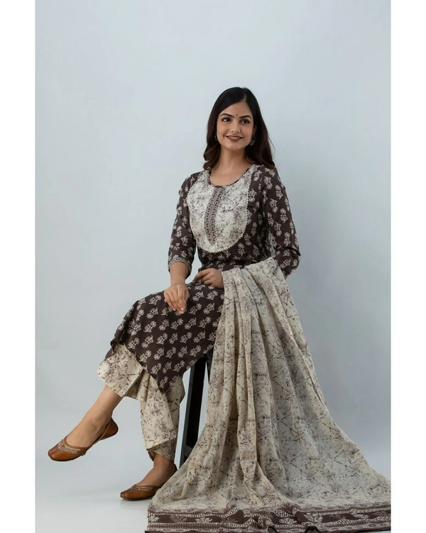 GMJ Floral Printed Straight Cotton Kurta Plazzo & Dupatta Set - L