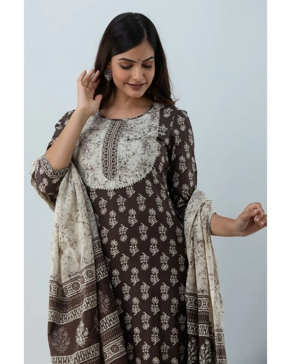 GMJ Floral Printed Straight Cotton Kurta Plazzo & Dupatta Set - XL