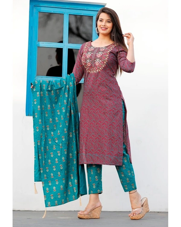 Pehnava Women's Rayon Printed Straight Kurta Pant And Dupatta Set - L