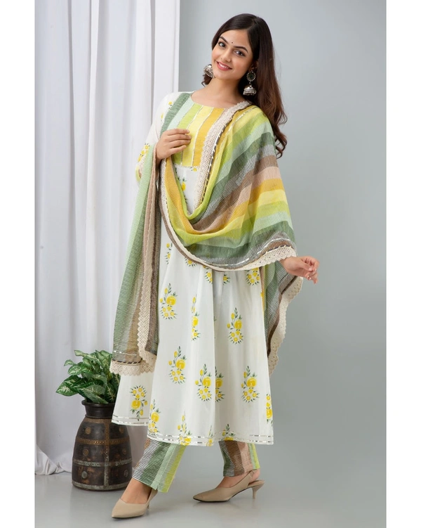 Women's Cotton Printed Anarkali Kurta Pant And Dupatta Set - White, Medium