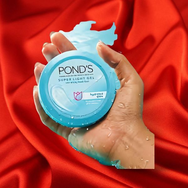 PONDS POND's  Super Light Gel Moisturiser – With Hyaluronic Acid & Vitamin E, For Glowing Skin, 50 ml