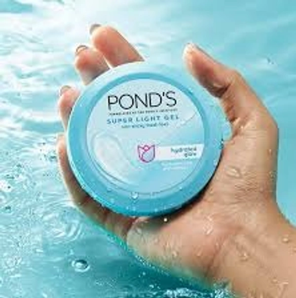PONDS POND's Super Light Gel Moisturiser – With Hyaluronic Acid & Vitamin E, For Glowing Skin, 25 ml