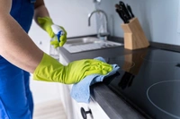 Move-in kitchen cleaning