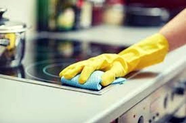 Move-in kitchen cleaning