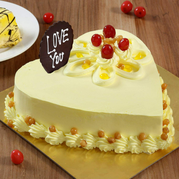 Heart Shape Chocolate Butterscotch 1 kg Cake By cake Square |Eggless cake  Available | Same Day Delivery - Cake Square Chennai | Cake Shop in Chennai