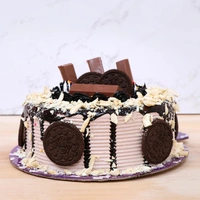 Cashew KitKat Oreo Dream Drip Cake - 500 gm