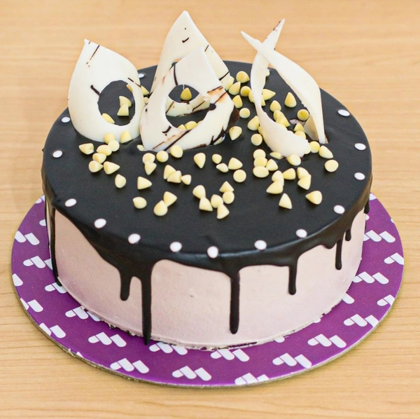 Chocolate On Top Cake - 1KG