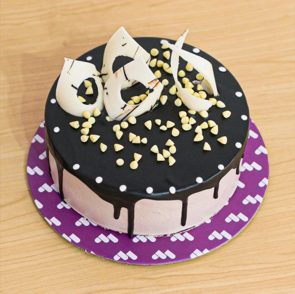 Chocolate On Top Cake - 1KG