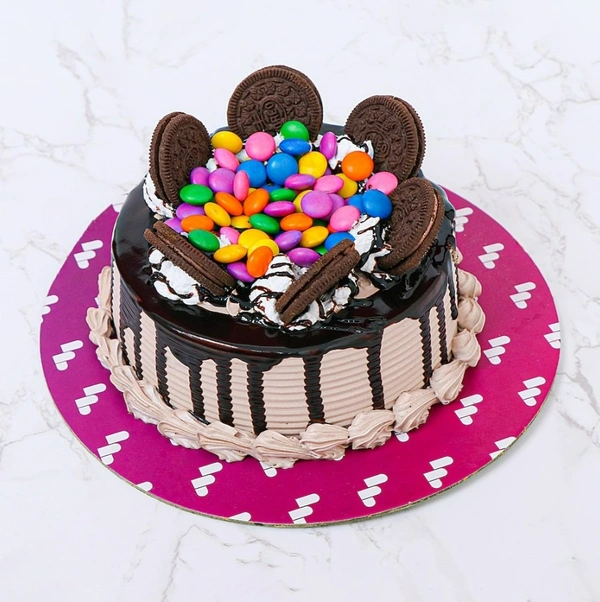 Delicious Oreo Gems Cake - 500 gm