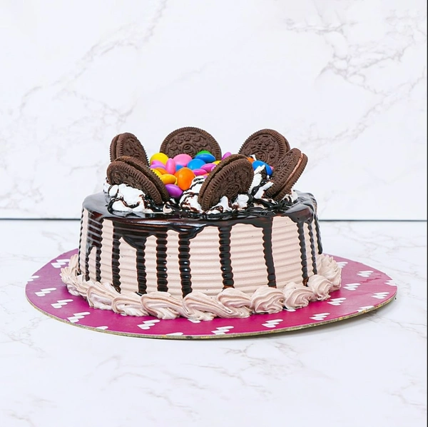 Delicious Oreo Gems Cake - 500 gm