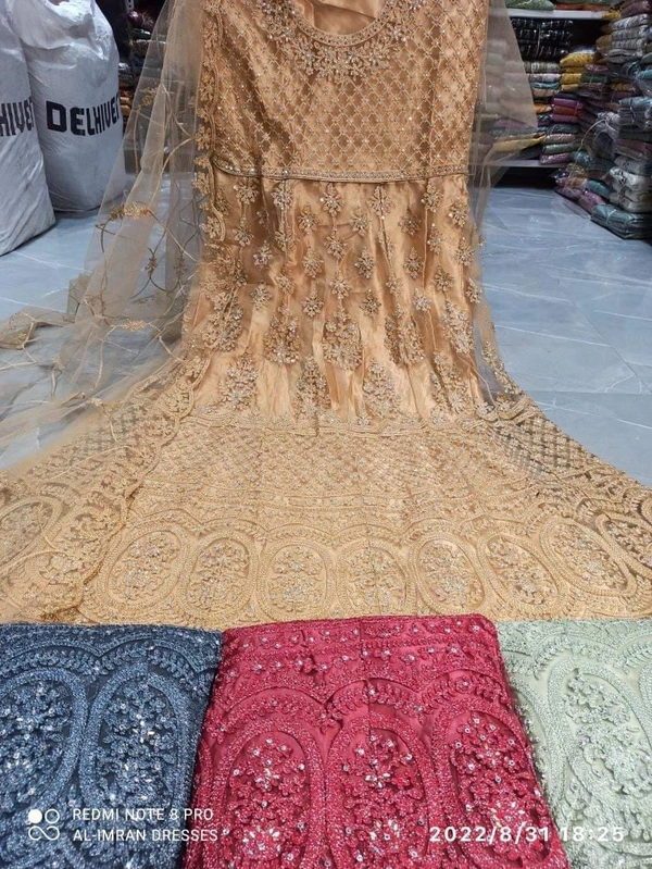  B233 GOWN SET 1 