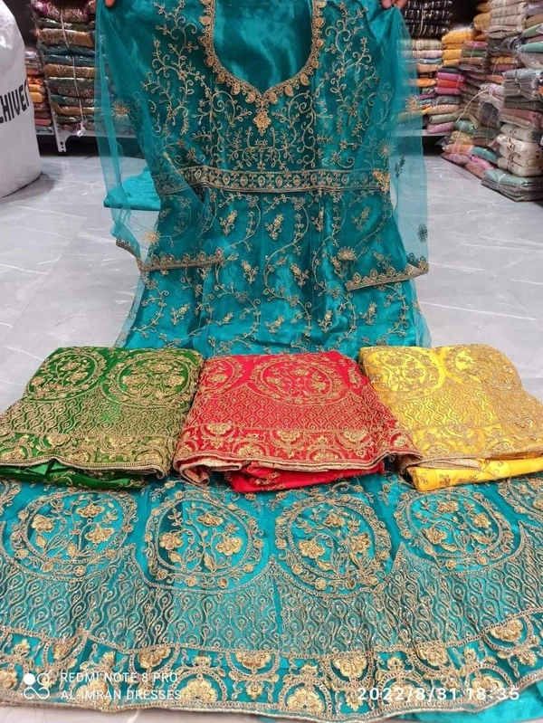B129 GOWN SET 3