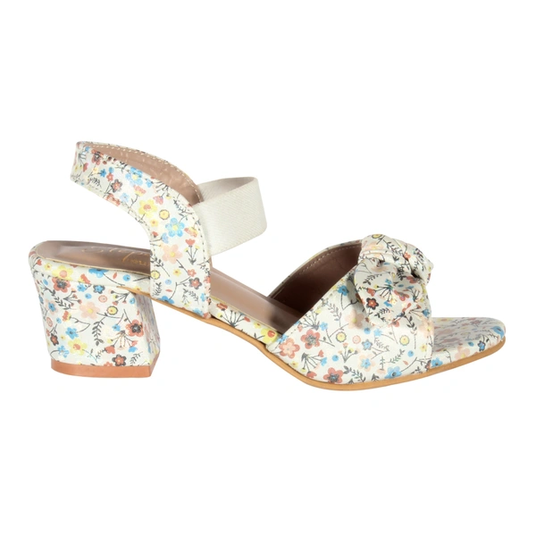 Kids sandals with short heel - White