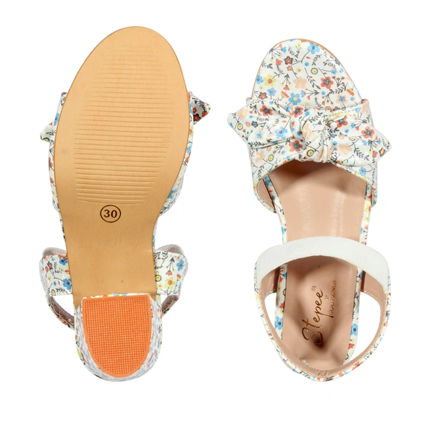 Kids sandals with short heel - White