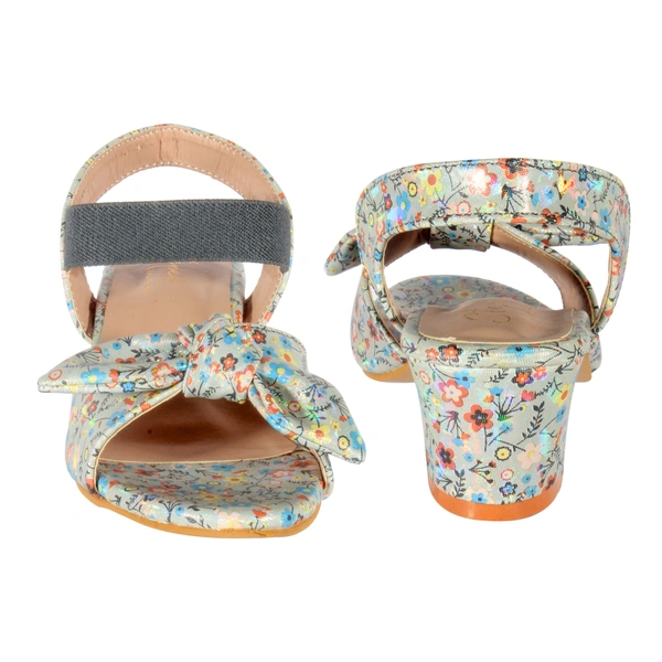 Kids sandals with short heel - Grey