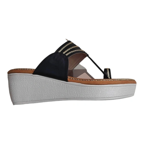 STEPEE KOLHAPURI SANDAL - Black