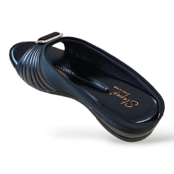 STEPEE Doctor Slipper - Black