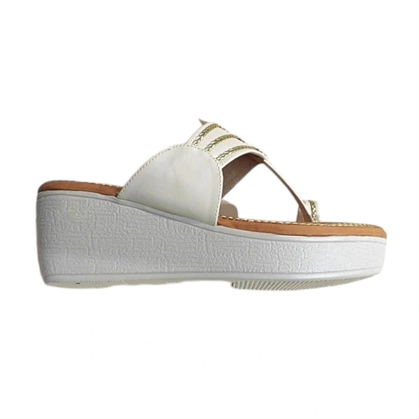 STEPEE KOLHAPURI SANDAL - White