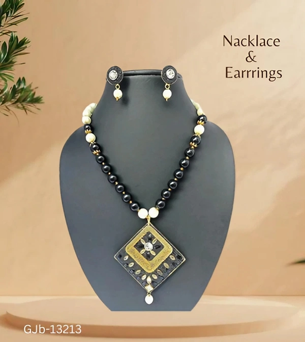 GJb-13213 Traditional Jewellery Set - Adjustable