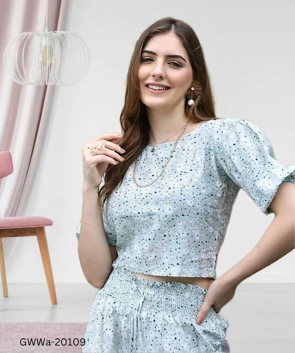 GWWa-20109 Short Sleeves Top & Bottom Sets  - M