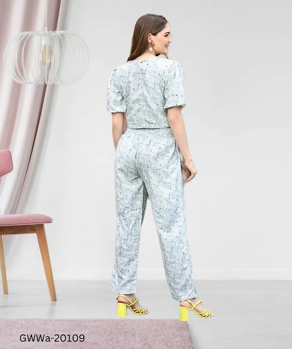 GWWa-20109 Short Sleeves Top & Bottom Sets  - M