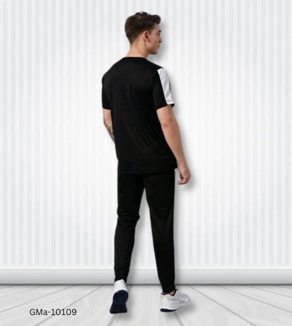 GMa-10109 Men Black Tracksuits  - L