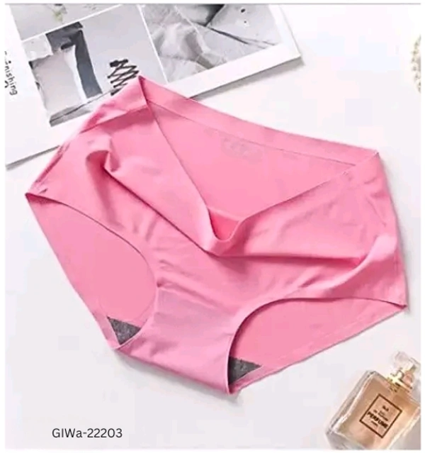 GIWb-22203 Hipster Panty Ice Silk Blend Invisible Lines   - M