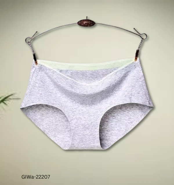 GIWb-22207 Woman Seamless Panties Ice Silk Mid-Waist - XL