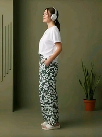 GWd-11422 Women Rayon Printed Trouser  - M