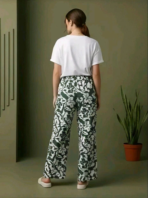 GWd-11422 Women Rayon Printed Trouser  - M
